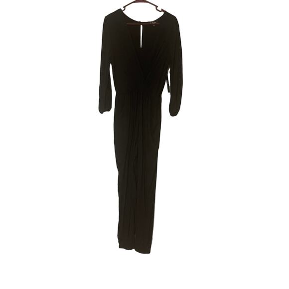 Lulu’s Rayon Jumpsuit NWT Black V Neck Elastic Ankle Womens Small Cut Out Sleeve - Picture 1 of 12